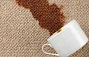 vlek tapijt koffie